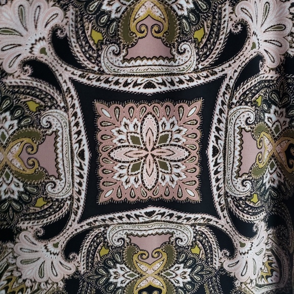 Cute Cold-Shoulder Blouse!! - Picture 2 of 6